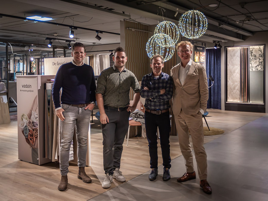 Van links naar rechts: formulemanager Thuisin Kees Verhoek, Alco van der Meer en Heine van der Meer van IJtsma en Mark Brouwer, formulemanager Thuisin. Kees Verhoek Alco vd Meer Heine vd Meer Mark Brouwer