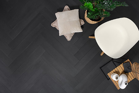 De collectie bestaat nu uit acht prachtige kleuren, waaronder deze: Zwaardvis Zwart. Floer Walvisgraat PVC Zwaardvis Zwart sfeer topdown groot