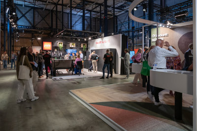 Volgens de organisatie zagen de 160 stands er mooi en kleurrijk uit. (Foto: Ilco Kemmere) Tarkett en Pami DSC 3043 1