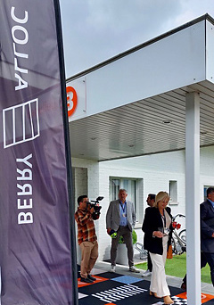 Opperbeste stemming bij de entree van BerryAlloc. Opperbeste stemming bij de entree van BerryAlloc FFD 2023