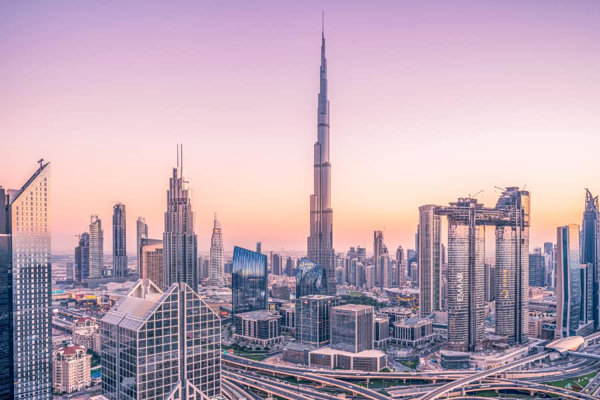 Dubai biedt volgens Deutsche Messe de ideale locatie voor de beurs vanwege zijn inclusiviteit, diversiteit en status als commerciële centrum van de regio. zq lee VbDjv8 8ibc unsplash s