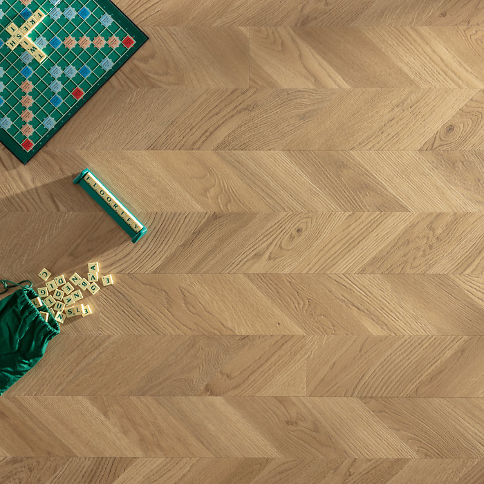 Floorify introduceert de ‘Twist’ collectie, met een uniek diagonaal patroon. F401 Deco HR RGB vierkant
