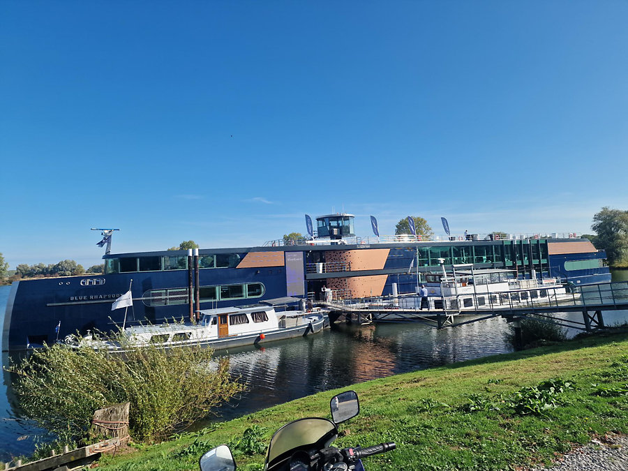 Het indrukwekkende schip Blue Rhapsody