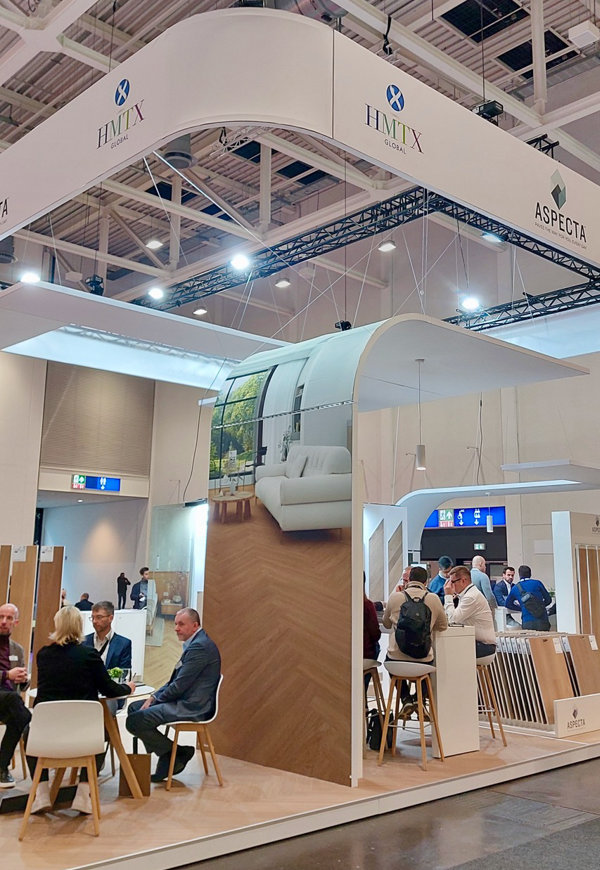 De opvallend grote stand van HMTX (Aspecta, Vertex, Allure).
