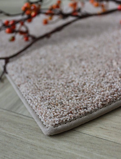 Noblesse Wool van Interfloor. Noblesse Wool van Interfloor kleur731 woolmark scheerwol karpet met sierbloem scaled